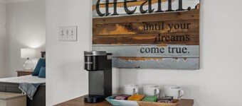 Marsh View, Spacious 3 BR, Pet Friendly