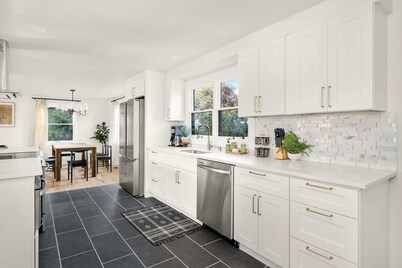 Beautiful 3 story villa with room for 17 people -  outdoor POOL and indoor SAUNA