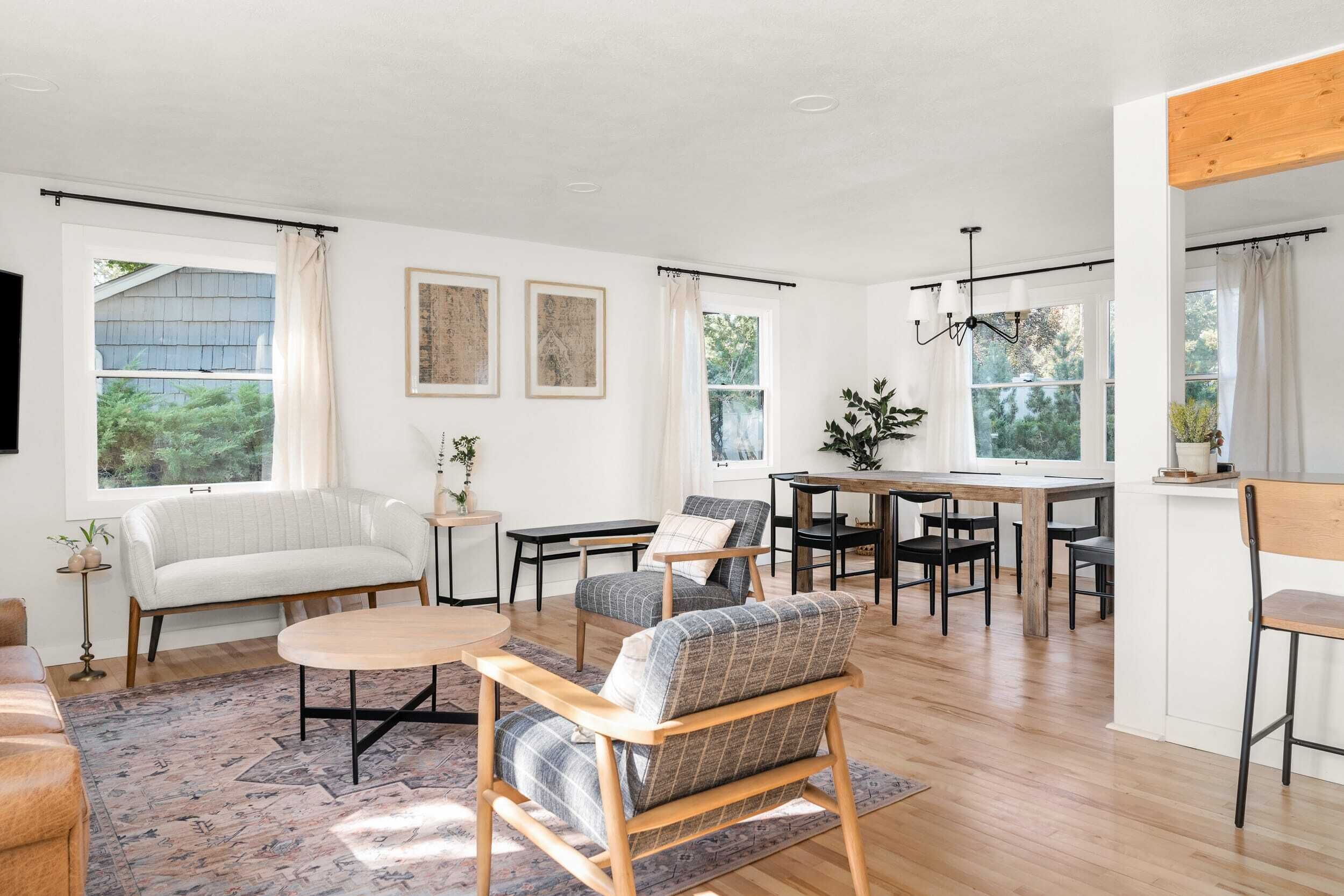 Smart TV, futbolito, libros y oficina 