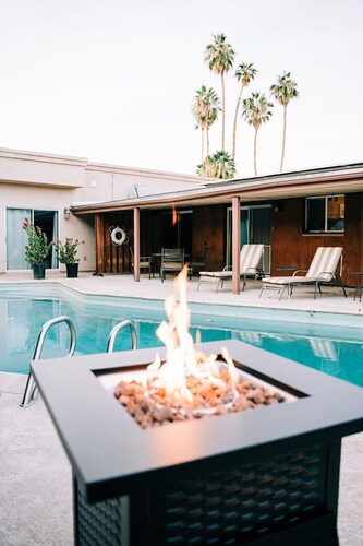 Palm Desert Vacation Villa: Ultimate Comfort & Space