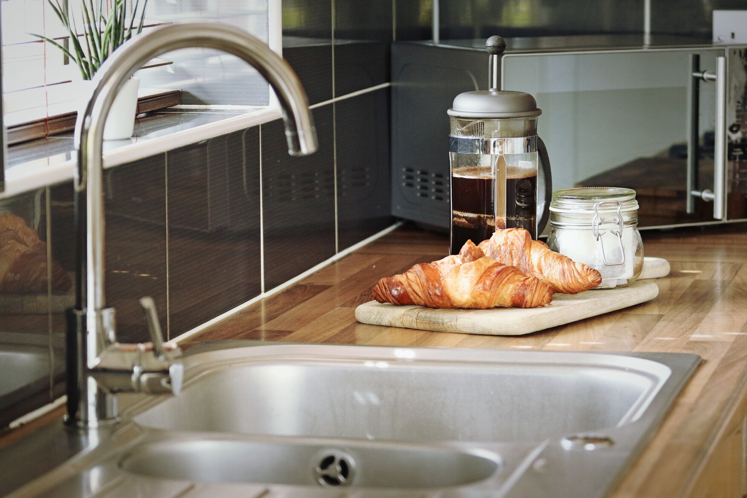 Premium House, Ensuite (Off street Parking) | Private kitchen | Full-sized fridge, microwave, oven, stovetop