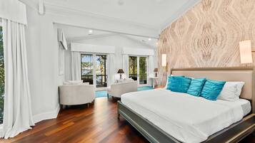 House (6 Bedrooms) | Interior