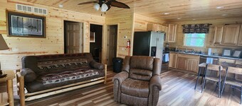 Northern Way Cabin 9 miles to Wis Dells