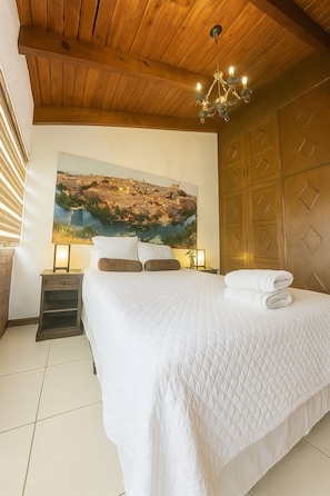 Standard Double Room, Shared Bathroom - Ole España (Guatemala City)
