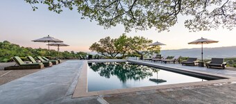 7 BD - 2 homes - Pool, Spa, Minutes to Plaza