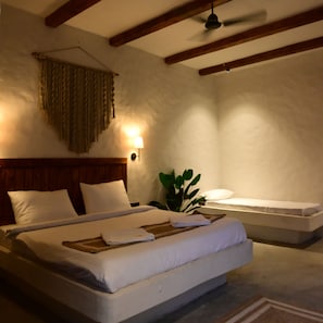 Deluxe Double Room | 1 bedroom, desk, laptop workspace