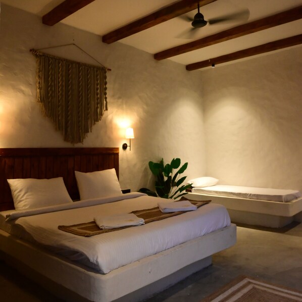 Deluxe Double Room | Desk, laptop workspace - Red Rabbit Resort (Kurai)