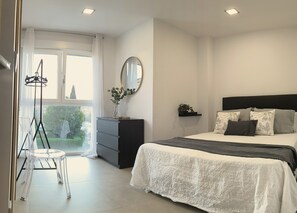 7 bedrooms, iron/ironing board, free WiFi, bed sheets