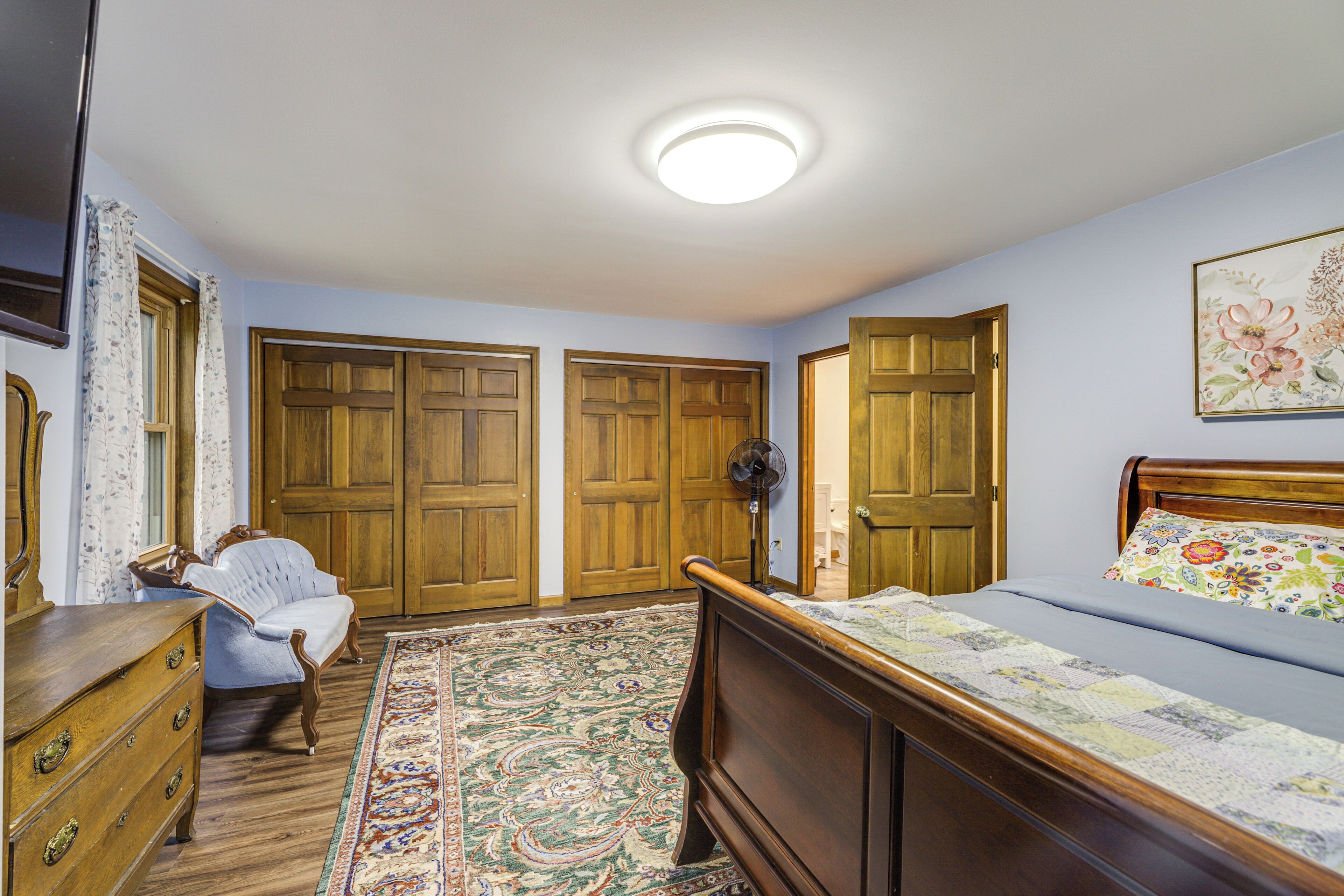 4 chambres, fer et planche à repasser, lit parapluie, accès Internet