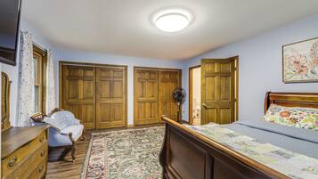 4 chambres, fer et planche Ă repasser, lit parapluie, accĂšs Internet