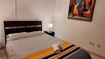 2 bedrooms, iron/ironing board, travel cot, free WiFi
