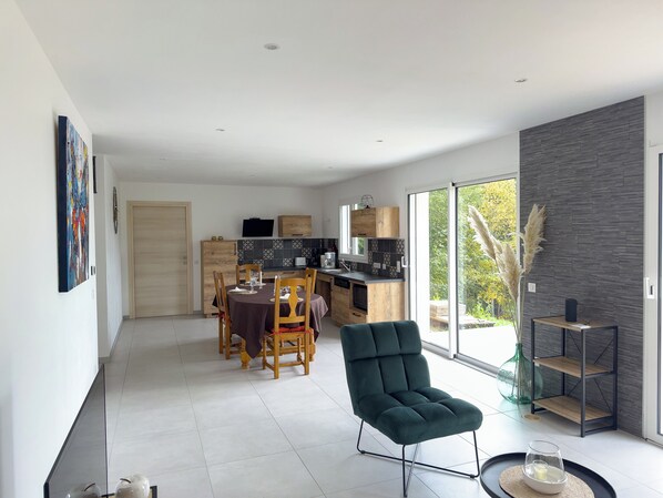 Living area - New PMR-accessible gîte (Anould)
