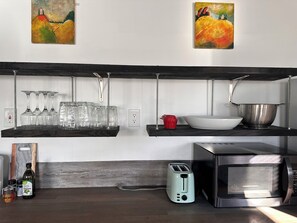 Interior - Charming 1Bd house S.Knox 3 miles from Dowtown. Private Driveway w/all Amenities (Knoxville)