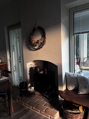 المنشأة من الداخل