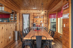 تناول الطعام