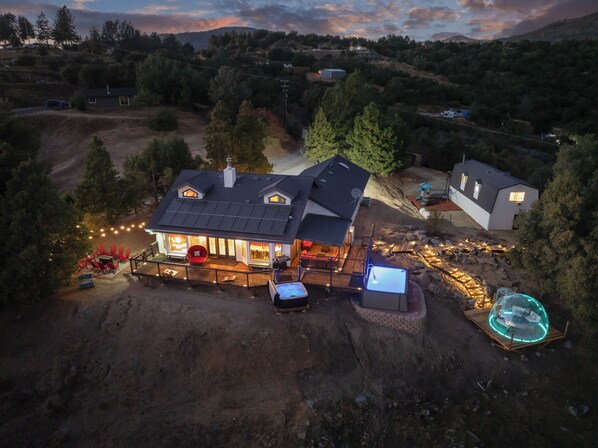 المنشأة من الخارج