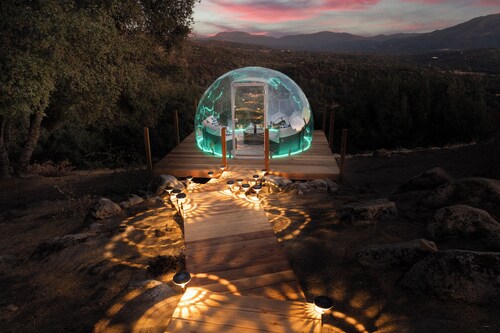 A cabin look house with Dome Room/Spa/Pool/View/Play Set/Game Room/FamilyFun