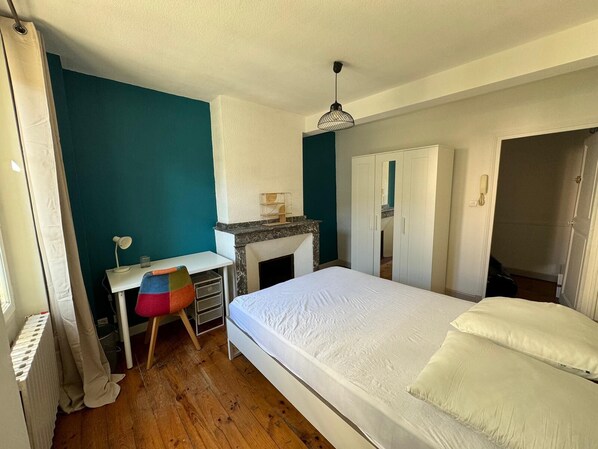 2 bedrooms, WiFi, bed sheets