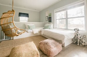 6 bedrooms, iron/ironing board, free WiFi, bed sheets