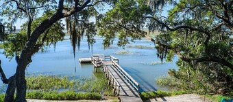 Bosch Huis Sea, The Waterfront Jewel of Savannah