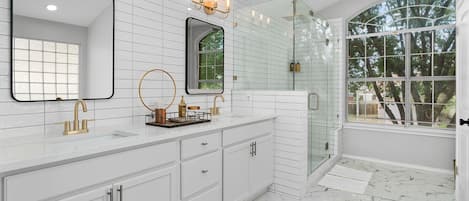 Maison Luxe, plusieurs lits, non-fumeurs, piscine privée | Salle de bain