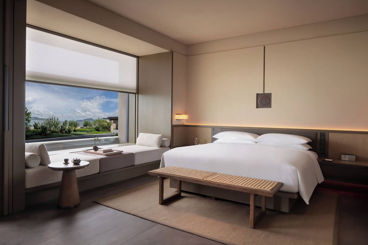 Suite, 1 King Bed | Minibar, in-room safe, blackout drapes, free cribs/infant beds