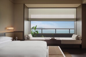 Premium bedding, down duvets, minibar, in-room safe - Alila Dong Ao Island Zhuhai (Zhuhai)