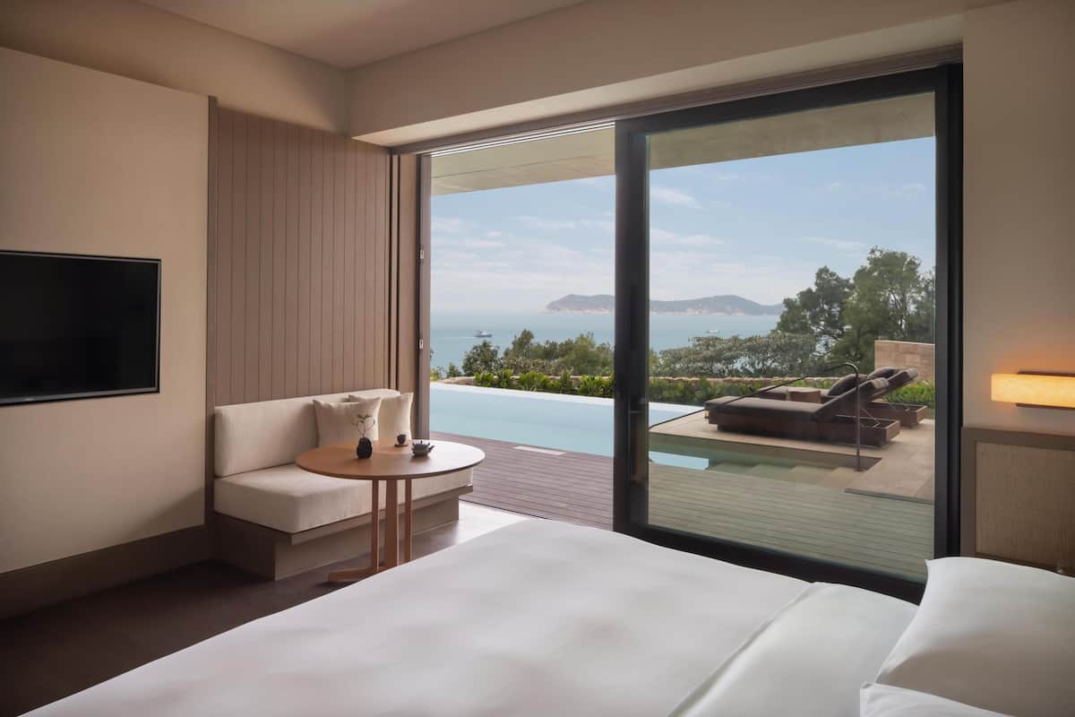 Biancheria da letto di alta qualità, copriletto in piuma, minibar