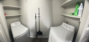 Handtücher, Seife, Shampoo, Toilettenpapier