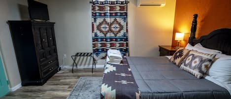 2 bedrooms, desk, travel crib, WiFi