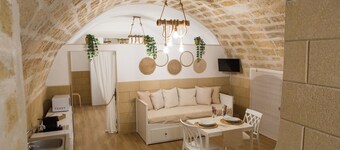 Cozy two-room period apartment located in the historic center of Adelfia.