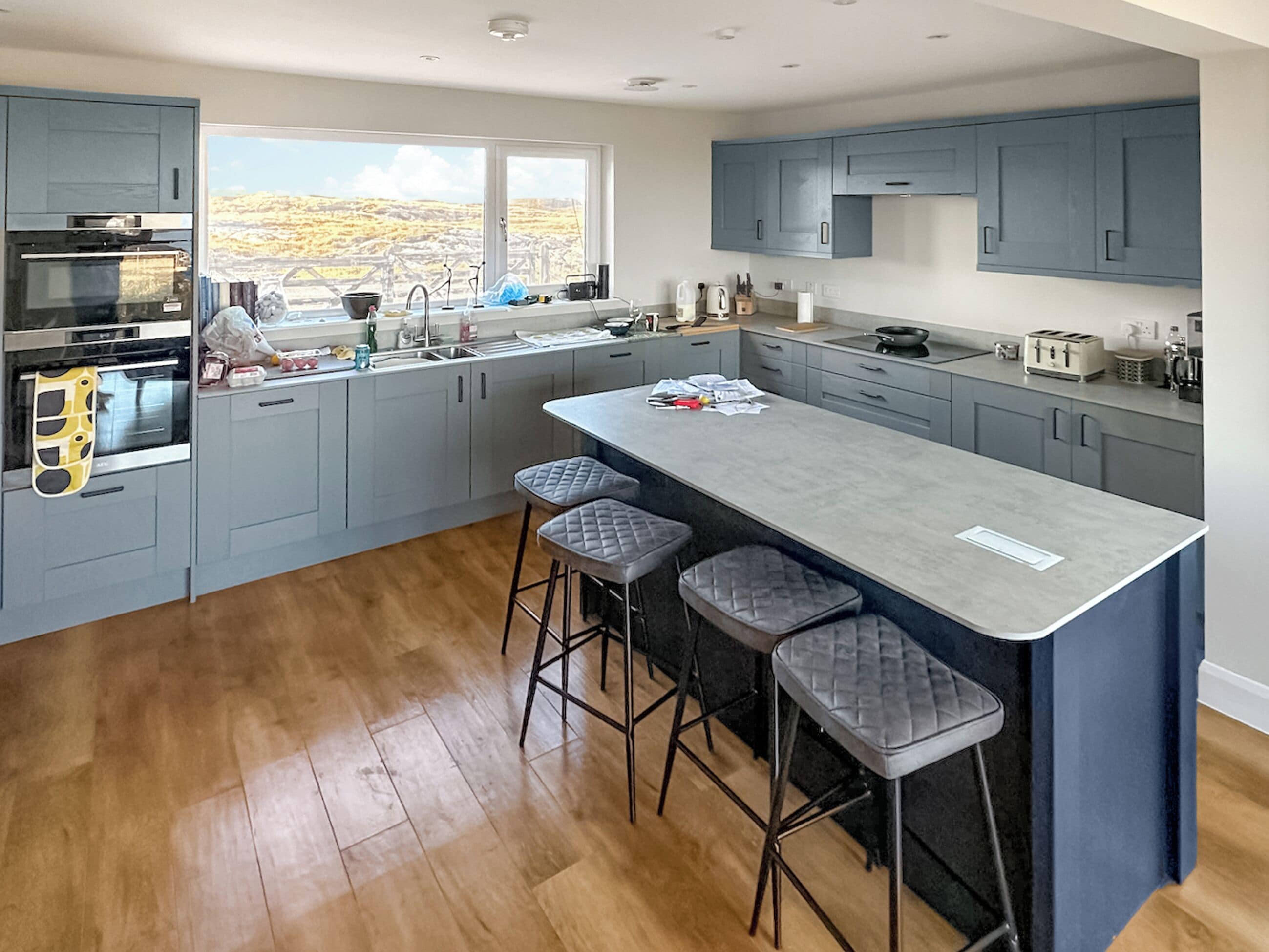 Dishwasher, highchair