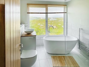 Towels - 4 bedroom accommodation in Isle of Barra (Isle of Barra)