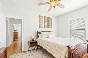 3 bedrooms, desk, iron/ironing board, travel cot