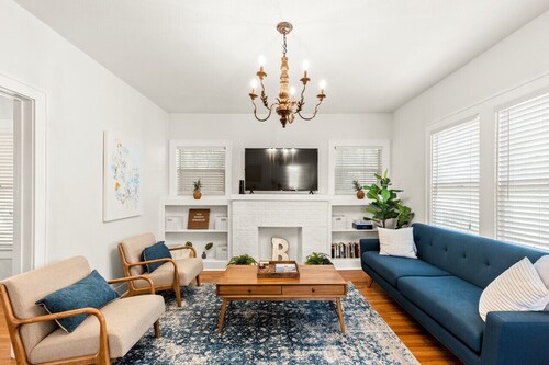 Bamboo Bungalow |5 Min to Silos/Downtown