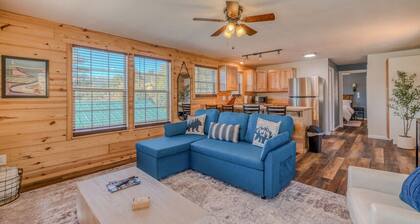 Elk Run Lodge | Spacious Cabin | Newly Renovated