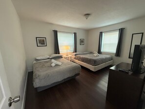 2 bedrooms, desk, iron/ironing board, free WiFi