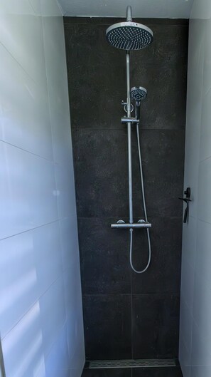 House | Bathroom - Holiday Home in Ewijk in a Beautiful Area (Ewijk)