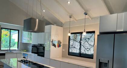 Charming 2-bedroom house in lovely Orange Bay Negril  with WiFi, AC