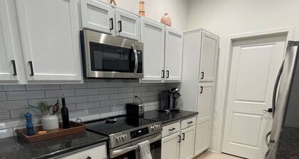 Cozy & Quiet 2 BR condo w. pool/spa