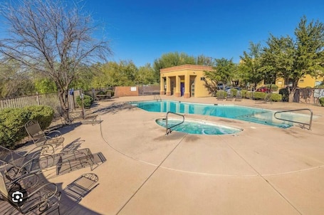 Pool. Cozy & Quiet 2 BR condo w. pool/spa