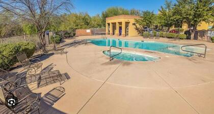 Cozy & Quiet 2 BR condo w. pool/spa