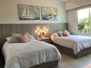 4 bedrooms, iron/ironing board, WiFi, bed sheets - Sumptuous 4 bedroom townhome (Rio Hato)