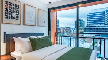 Apartment | 1 bedroom, in-room safe, desk, iron/ironing board