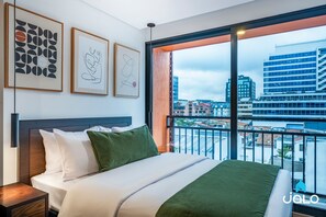 Appartement | Coffres-forts dans les chambres, bureau