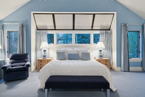 4 bedrooms, iron/ironing board, travel crib, free WiFi