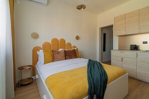 Comfort Condo, 1 Queen Bed, Non Smoking, Kitchen | Blackout curtains, iron/ironing board, free WiFi - Faculty of Law Studios (Bucharest)