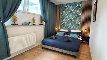 1 Schlafzimmer, Schreibtisch, BĂŒgeleisen/BĂŒgelbrett, Reisekinderbett