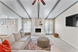 Smart TV, fireplace, ping pong
