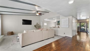 Smart TV, fireplace, ping pong